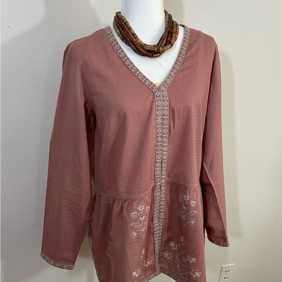 Logo lavish sz sm tunic style top that can be worn open or closed in the front - Picture 6 of 16